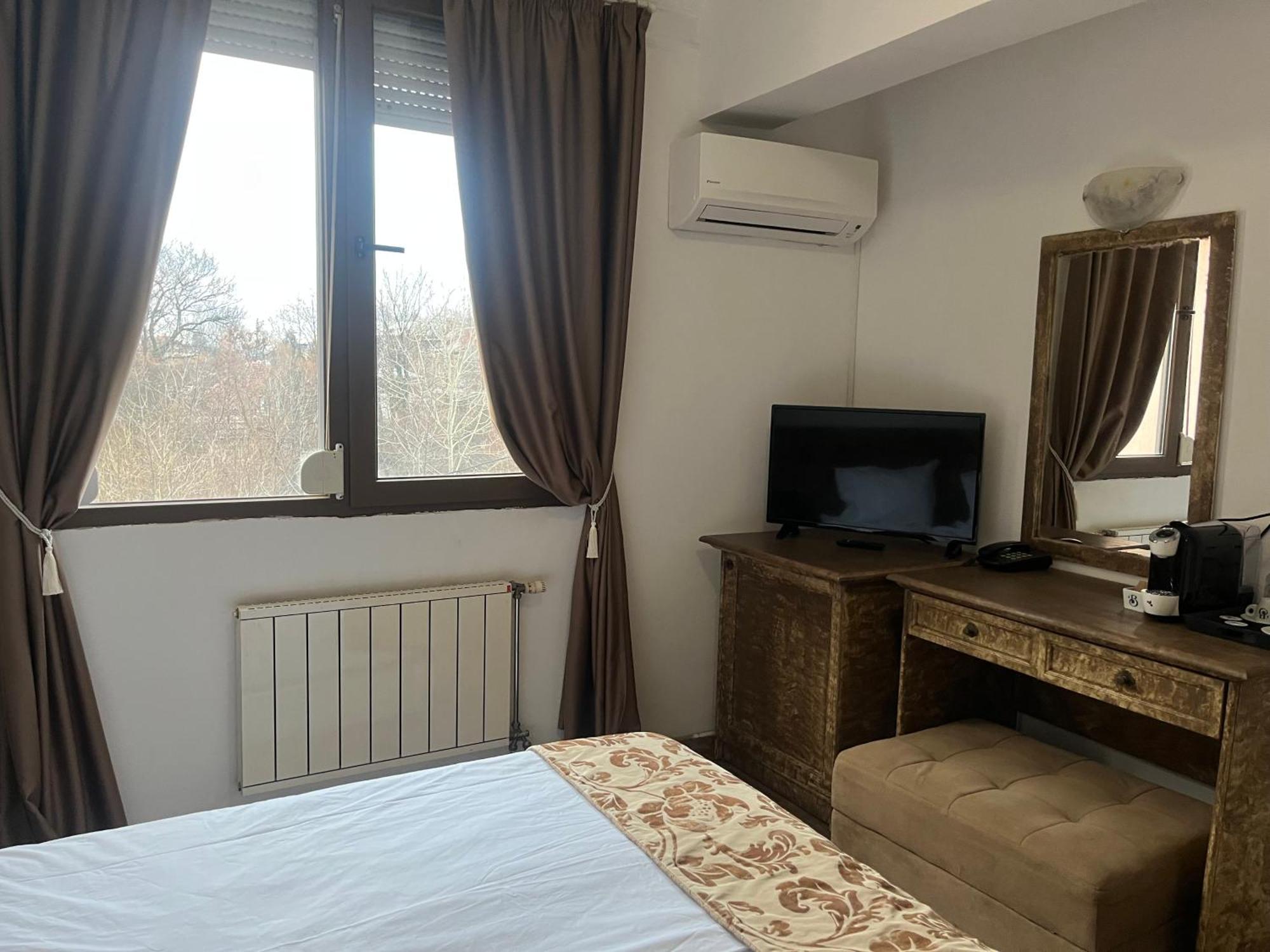 Andesite Boutique Residence Hotel Sofia Buitenkant foto