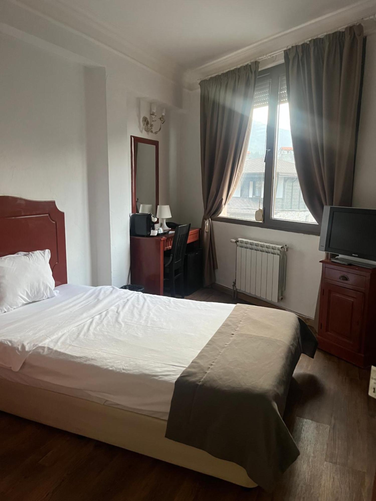 Andesite Boutique Residence Hotel Sofia Buitenkant foto
